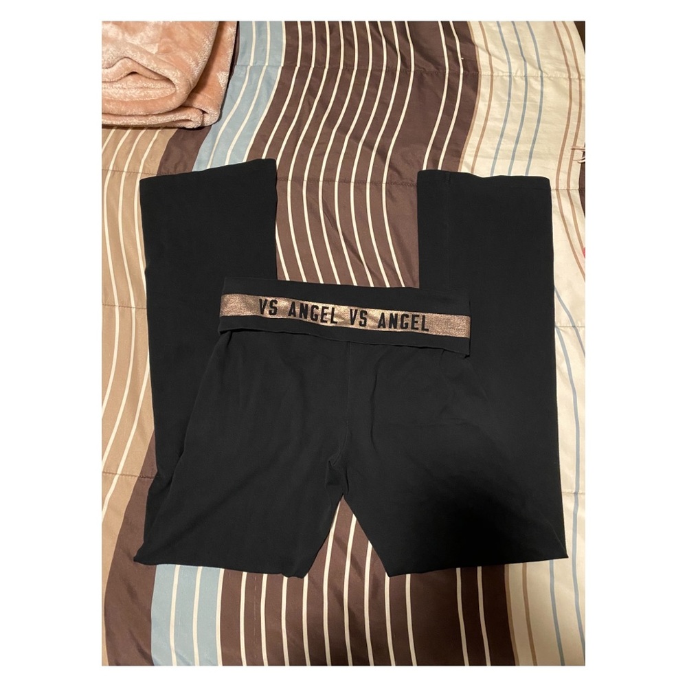 Victoria’s Secret Angle yoga pants